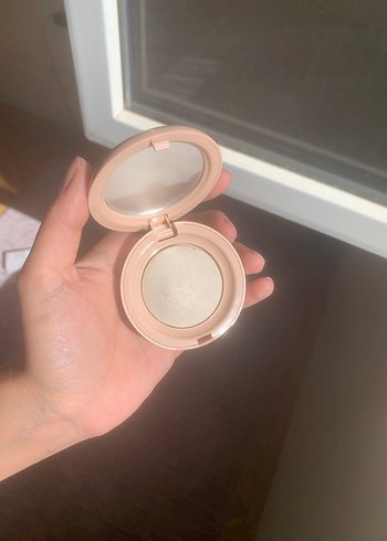 Rare Beauty enlighteen aydınlatıcı