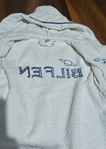 Kapüşonlu Beyaz Erkek Çocuk Bornoz - Görsel 3