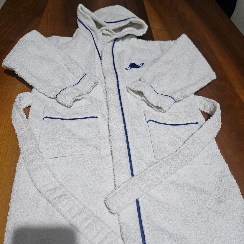 Kapüşonlu Beyaz Erkek Çocuk Bornoz - Görsel 4