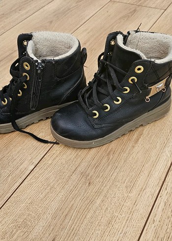 Kız Çocuk Siyah Yılan Desenli Tokalı Bot - Görsel 2