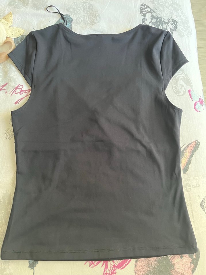 Siyah V Yaka Bluz - Görsel 4