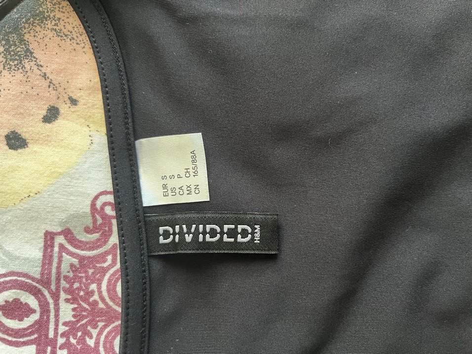 Siyah V Yaka Bluz - Görsel 3