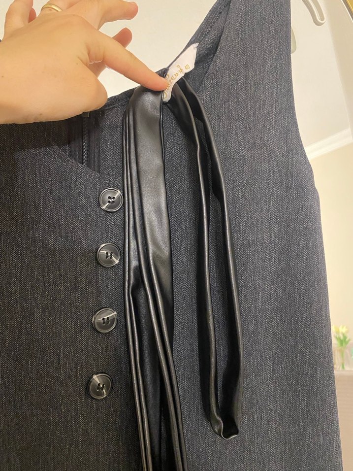 Düğmeli Siyah Midi Triko Elbise - Görsel 3