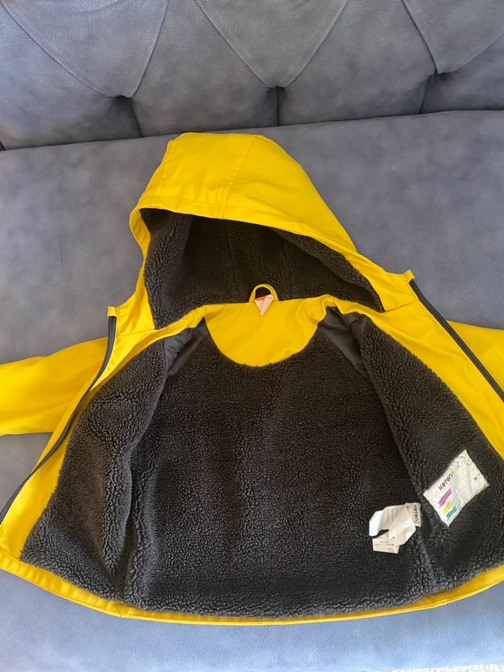 Sarı Kapüşonlu Erkek Çocuk Yağmurluk - Görsel 2