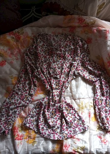 Bershka Çiçek Desenli Uzun Kollu Bluz