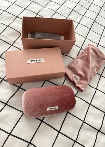 Miu Miu güneş gözlüğü - Görsel 2