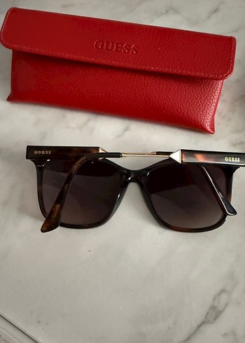 Guess Kadın Klasik Kırmızı Gözlük - Görsel 3