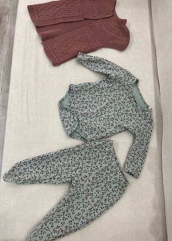 3 Ay Beden Bordo Triko Hırkalı Gri Desenli Bebek Kız Takımı