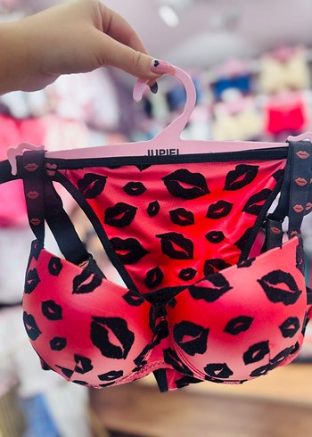 Kırmızı Deri detaylı Sütyen Külot Takım - Görsel 2