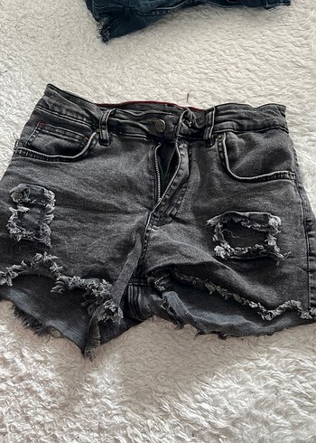 Gri Bol Kesim Kadın Mini Denim Şort