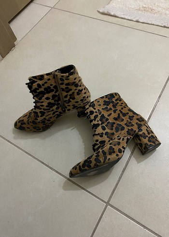 Bambi Kahverengi Leopar Desenli Süet Topuklu Bot