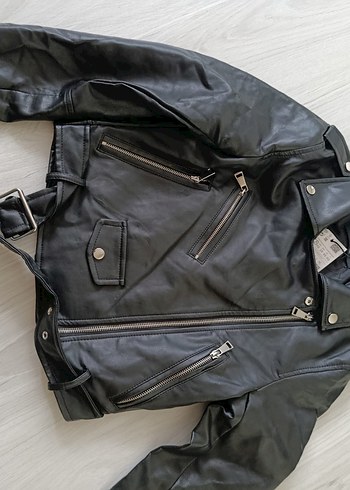 Stradivarius Stradivarius Kemerli Siyah Biker Deri Ceket