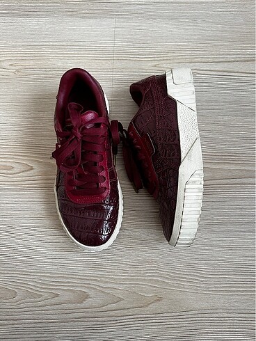 38 Beden bordo Renk PUMA CALİ CROC