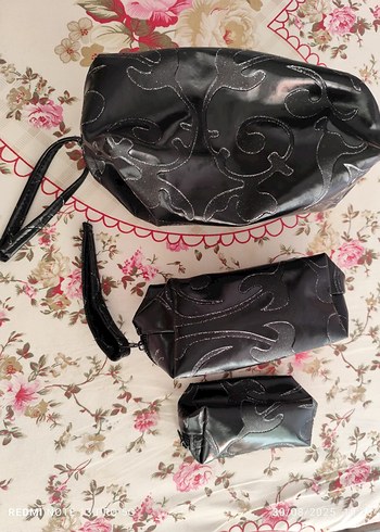 Siyah Makyaj Çantası - Görsel 4