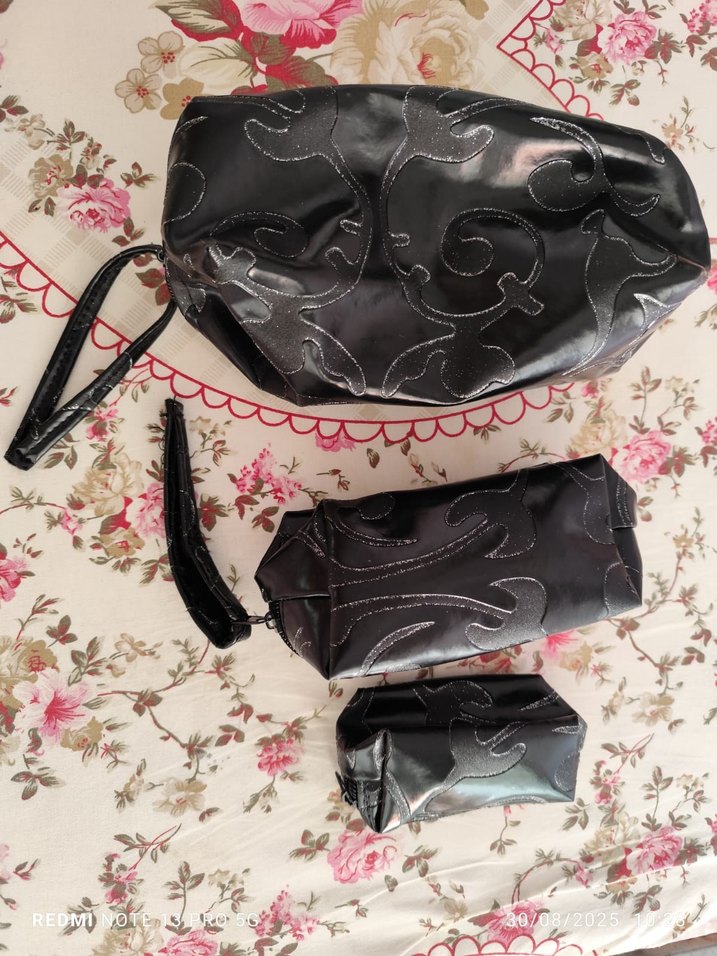 Siyah Makyaj Çantası - Görsel 4