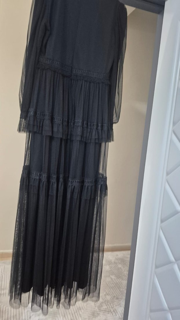 Uzun Siyah Gotik Nakışlı Elbise - Görsel 4