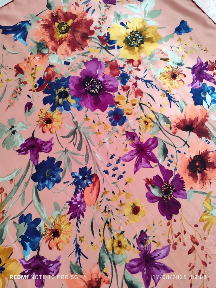 Çiçek Desenli Kadın Eşarp - Görsel 2