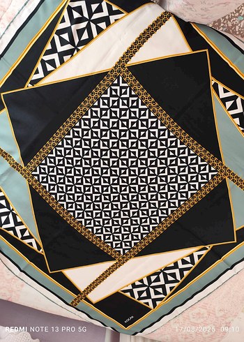 Çok Renkli Kadın Eşarp - Görsel 3