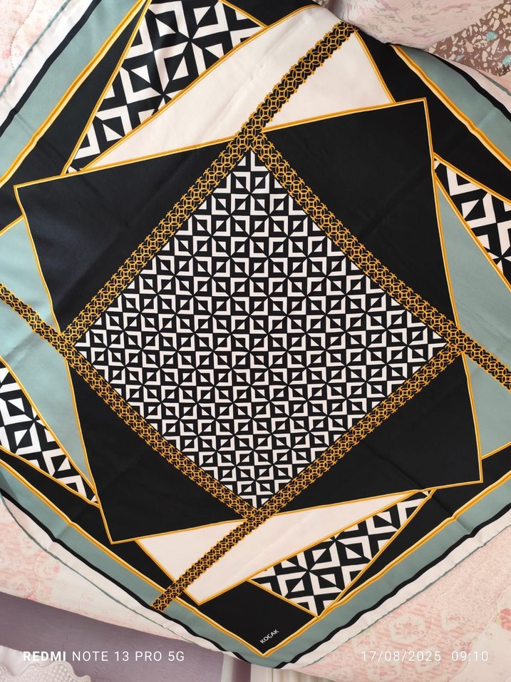 Çok Renkli Kadın Eşarp - Görsel 3