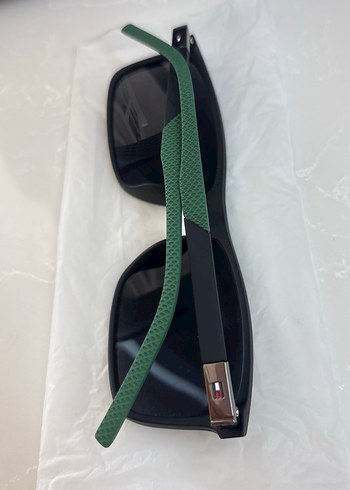 Koyu Yeşil Transparan Minimalist Kadın Güneş Gözlüğü - Görsel 3