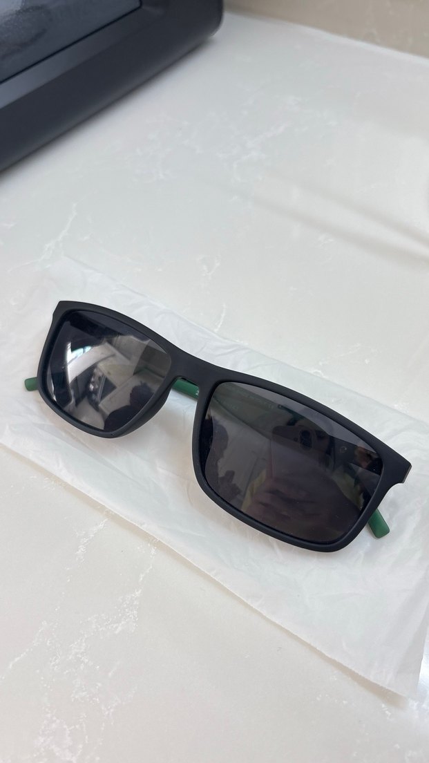 Koyu Yeşil Transparan Minimalist Kadın Güneş Gözlüğü - Görsel 2