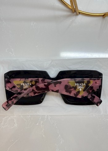 Parlak Siyah Kadın Güneş Gözlüğü - Görsel 3