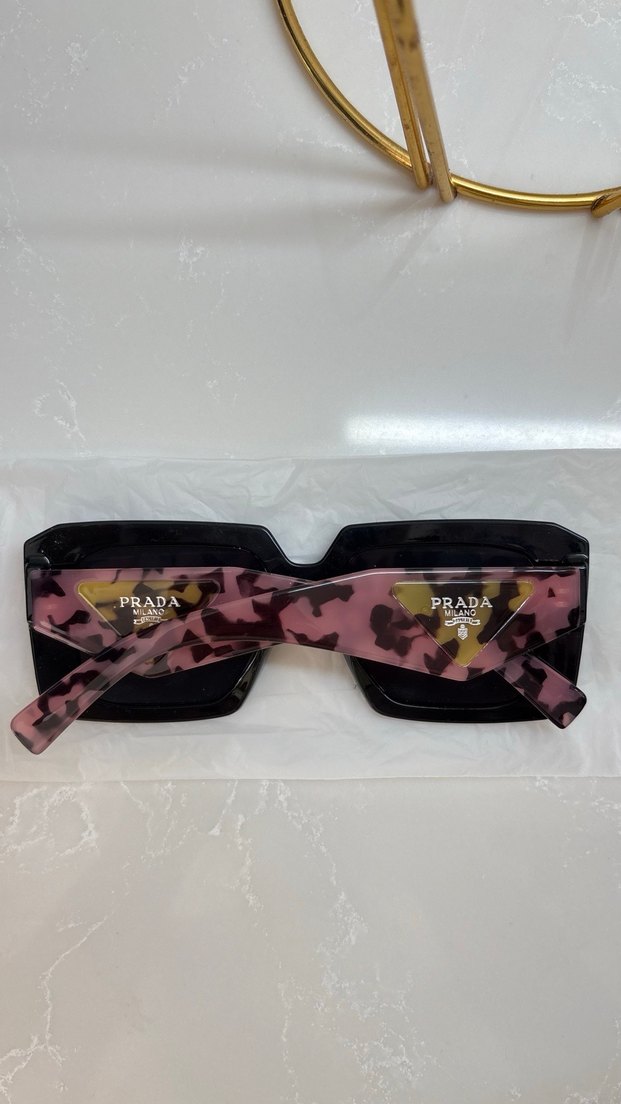 Parlak Siyah Kadın Güneş Gözlüğü - Görsel 3