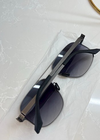 Şeffaf Gri Kadın Güneş Gözlüğü - Görsel 3