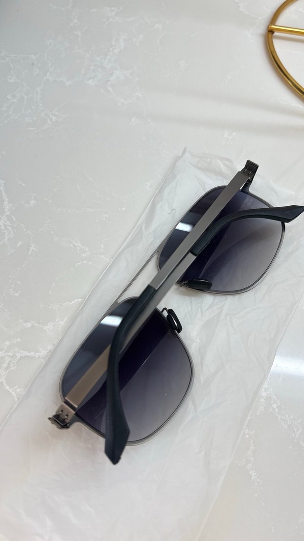 Şeffaf Gri Kadın Güneş Gözlüğü - Görsel 3