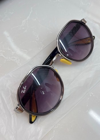 Gri Tokalı Mor Camlı Kadın Gözlüğü - Görsel 2