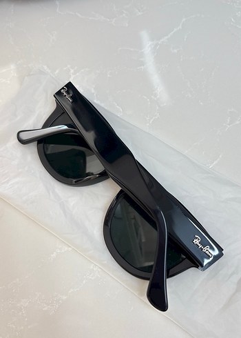 Parlak Siyah Klasik Kadın Güneş Gözlüğü - Görsel 2