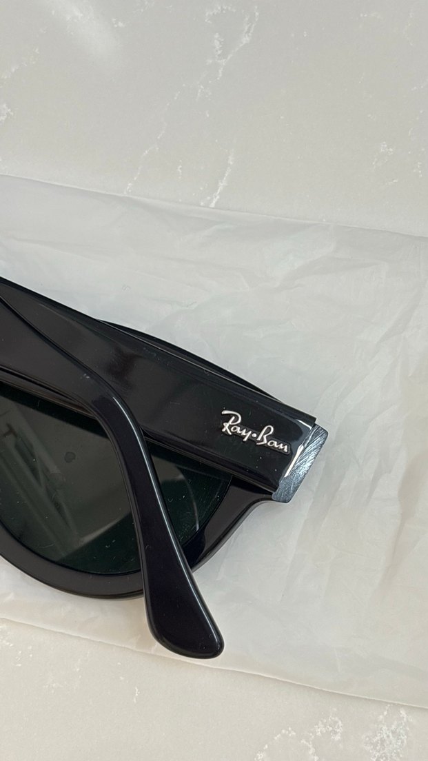 Parlak Siyah Klasik Kadın Güneş Gözlüğü - Görsel 3