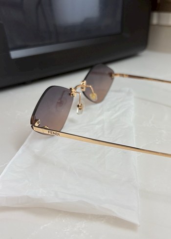 Klasik Şıklıkta Şeffaf Kahverengi Kadın Gözlüğü - Görsel 4