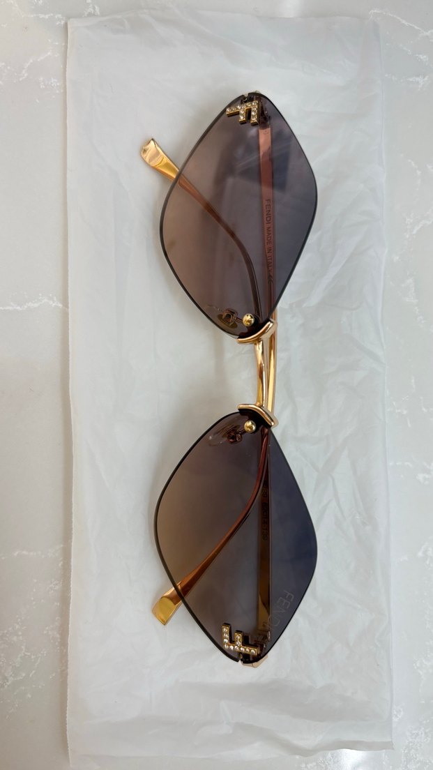 Klasik Şıklıkta Şeffaf Kahverengi Kadın Gözlüğü - Görsel 3