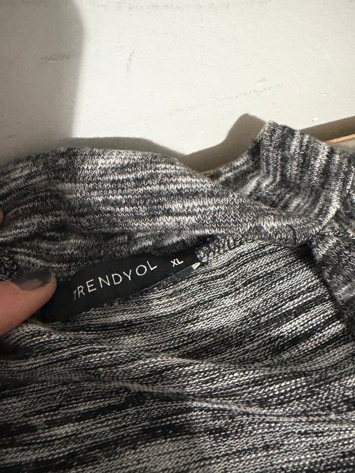 Gri Kadın Yüksek Yakalı Örme Sweatshirt Crop - Görsel 3