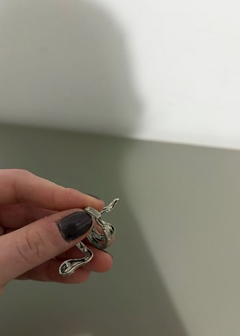 Gri Yılan Desenli Kadın Yüzük - Görsel 2