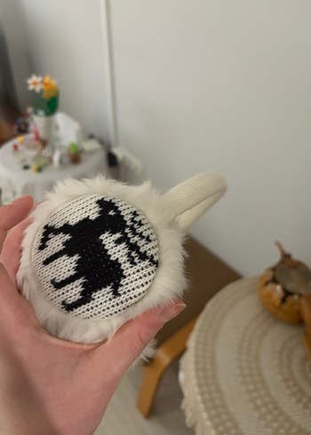 Beyaz Peluş Kulaklık - Görsel 4