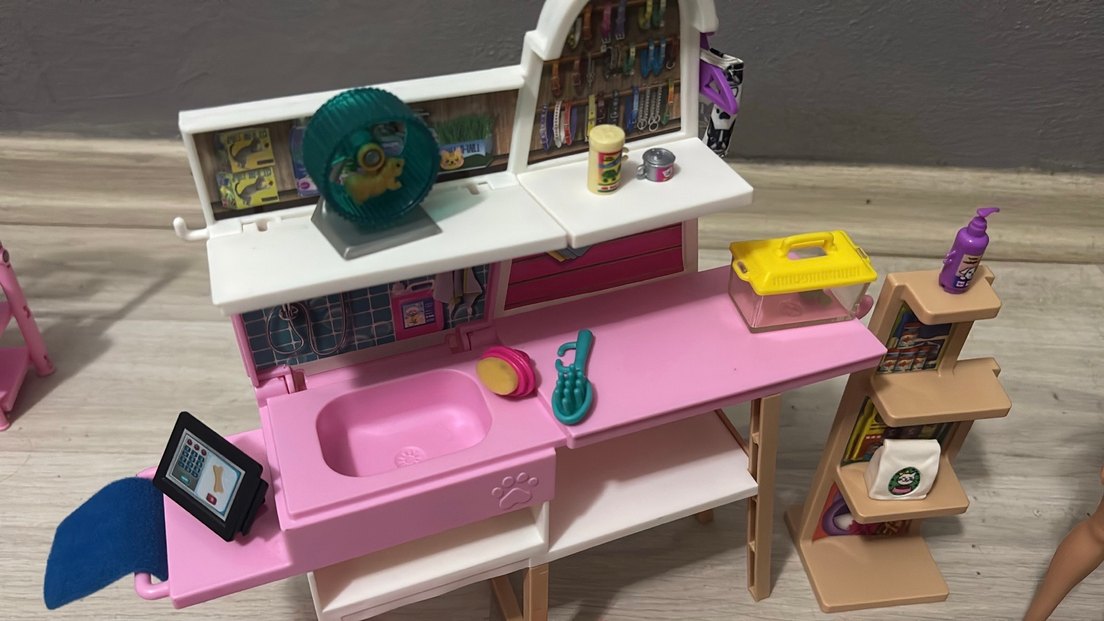 Barbie ve Evcil Hayvan Dükkanı Seti - Görsel 2