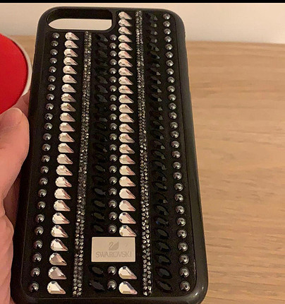 Swaroski orjinal bir üründür. Cep telefonu 7 plus