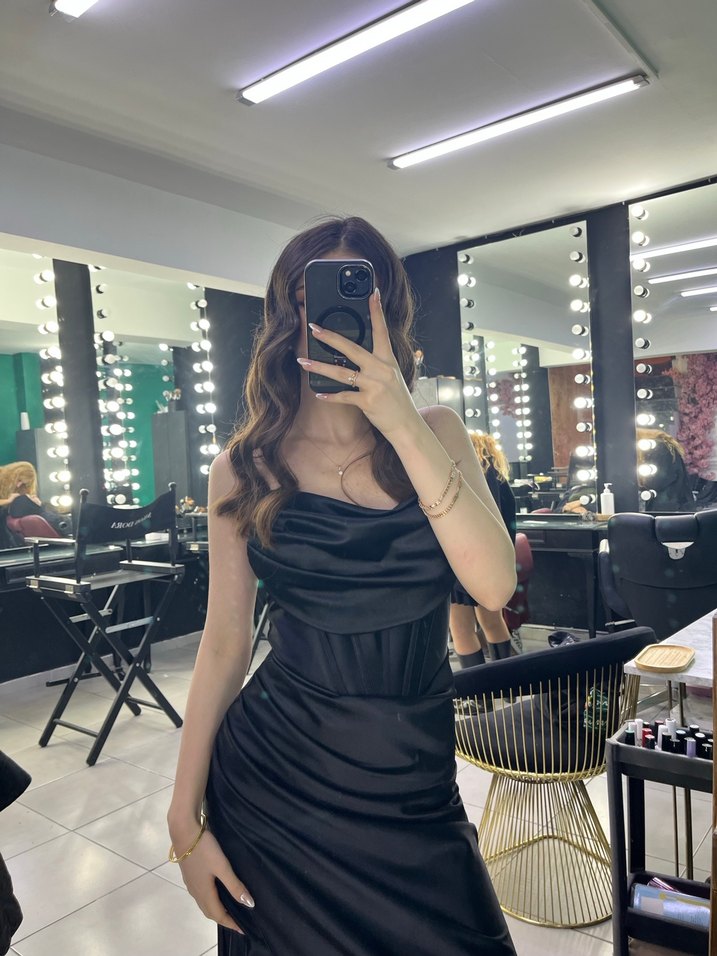 Siyah Drapeli Uzun Straplez Elbise - Görsel 3