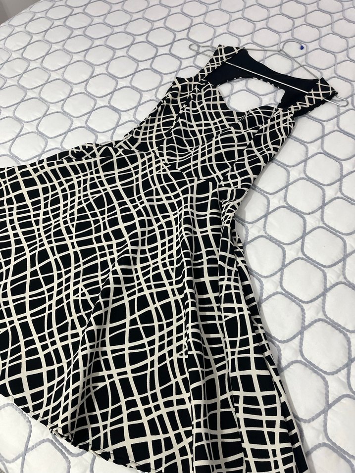 Kısa, Desenli, Askılı Siyah Kadın Triko Elbise - Görsel 2