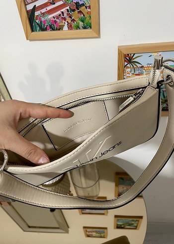 Calvin Klein Beyaz Deri Calvin Klein Jeans Kadın Çanta