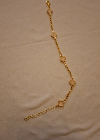 Beden Van Cleef Mineli Altın Renk Zincir Detaylı Kadın Bileklik