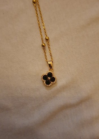 Van Cleef & Arpels Van Cleef Mineli Zincir Detaylı Altın Renkli Midi Kolye