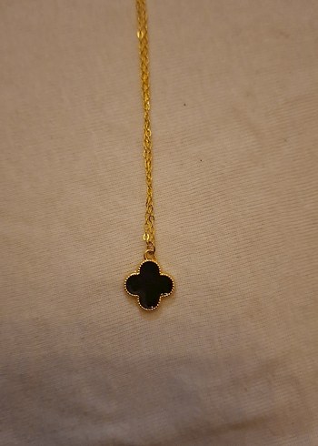  Beden Van Cleef Mineli Altın Renk Zincir Detaylı Midi Kolye