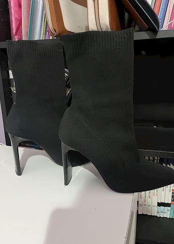 Zara Siyah topuklu Kadın Bot