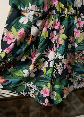 Çiçek Desenli şort elbise - Görsel 2