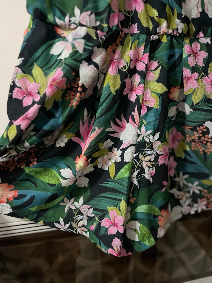 Çiçek Desenli şort elbise - Görsel 2