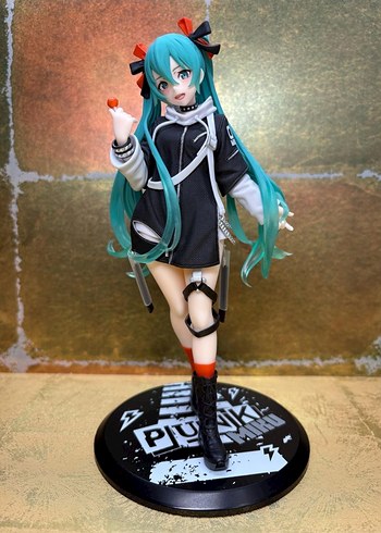  Hatsune Miku Fashion Punk Taito Orijinal Figür