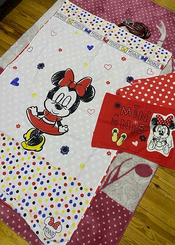 Renkli Baskılı Minnie Mouse Bebek Nevresim Takımı - Görsel 4